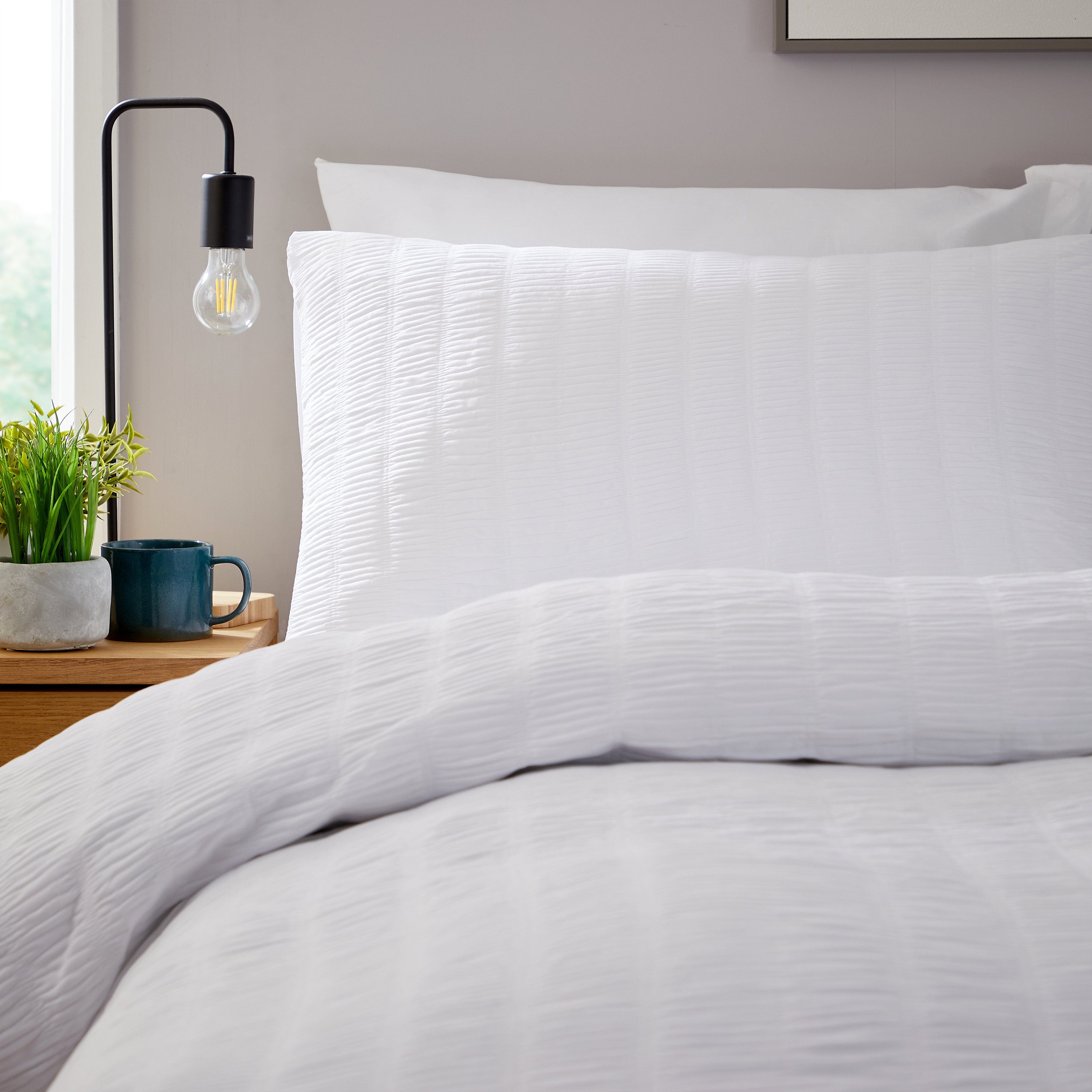 OLIVIA ROCCO Belgravia White Microfibre Duvet Cover Set With Pillowcases Soft Easy Care Modern Minimalist Bedding Machine Washable All Season