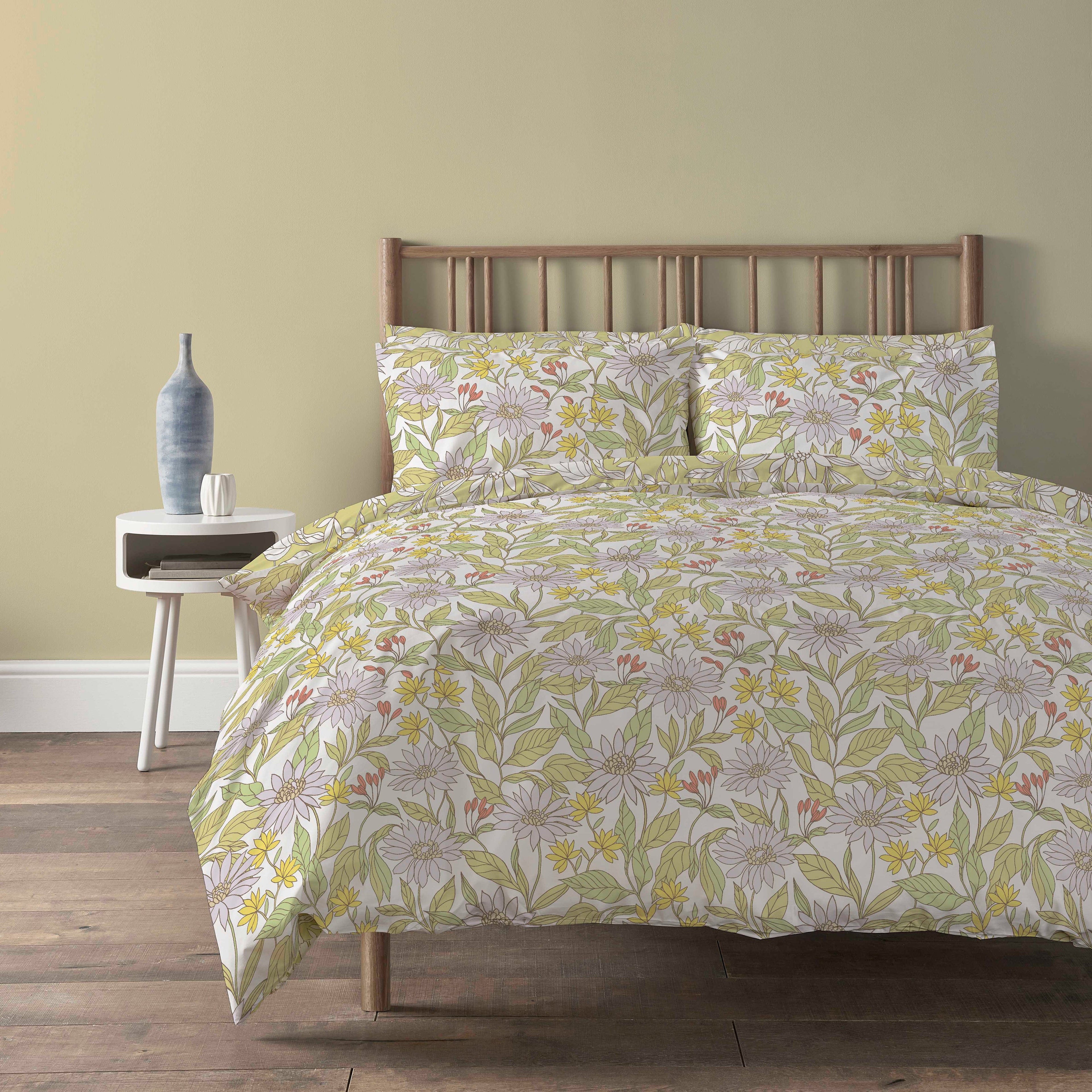 OLIVIA ROCCO Duvet Cover Set Elinor Lilac Floral Print With Pillow Cases Easy Care Super Soft Premium Bedding Linen Wrinkle Resistant