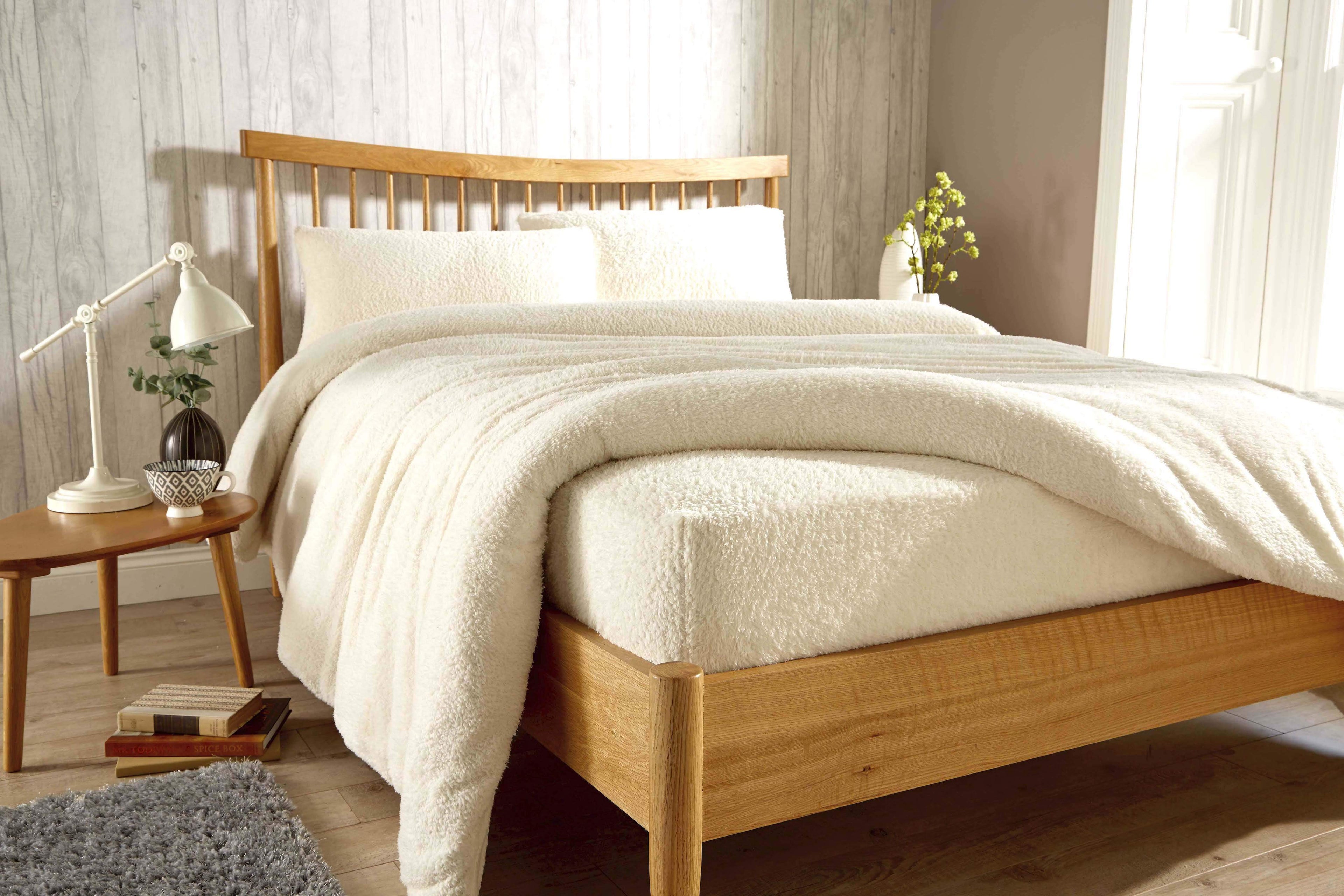 OLIVIA ROCCO Teddy Fleece Extra Deep Fitted Sheet Plush Soft Winter Bedding Snug Elastic Edges Multiple Sizes And Colors