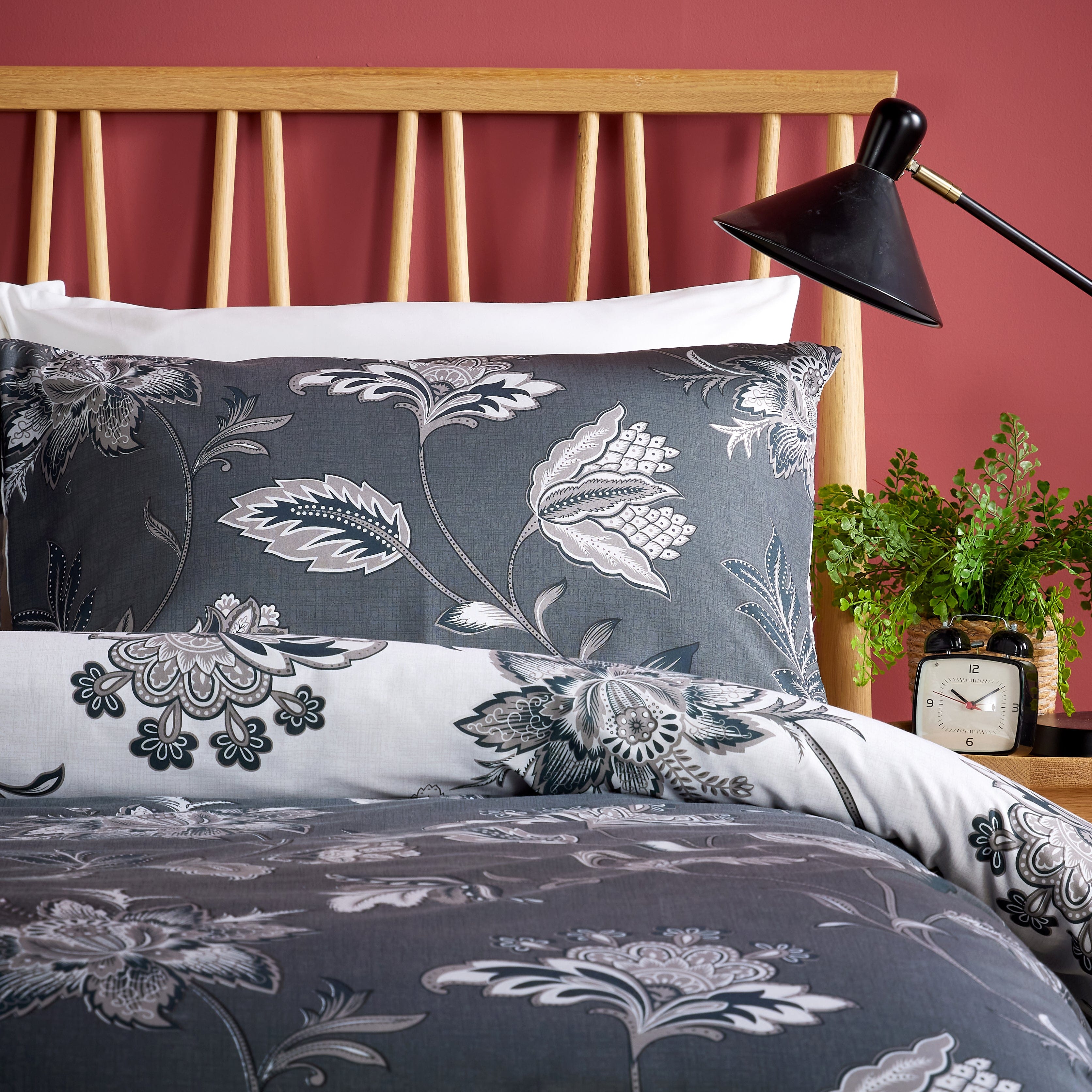 OLIVIA ROCCO Shimla Duvet Cover Set Easy Care Reversible Quilt Cover With Pillowcases Super Soft Bedding Machine Washable Wrinkle Resistant