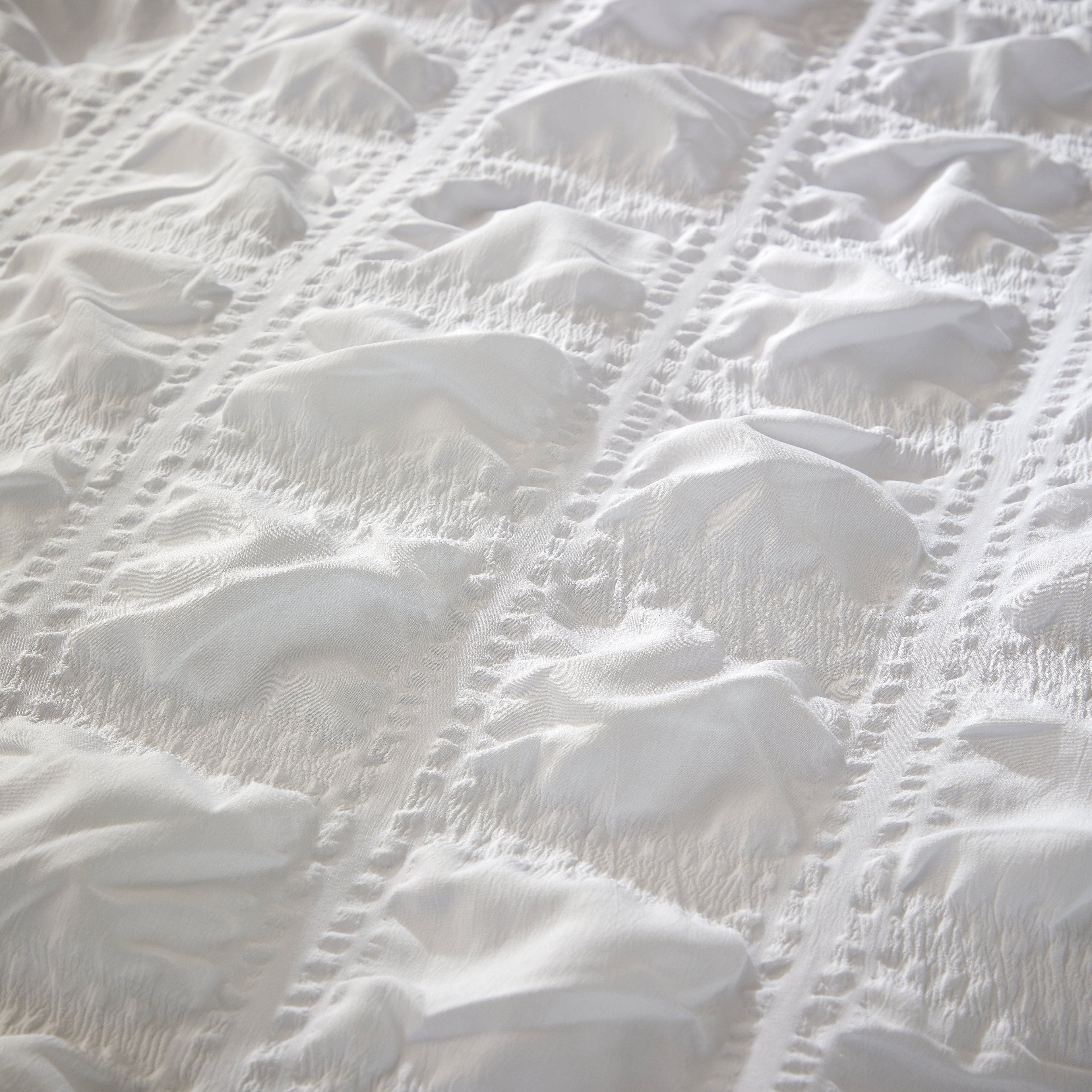 OLIVIA ROCCO Duvet Cover Set Microfibre Quilted White With Pillowcases Easy Care Bedding For Bedroom Soft Luxurious Feel
